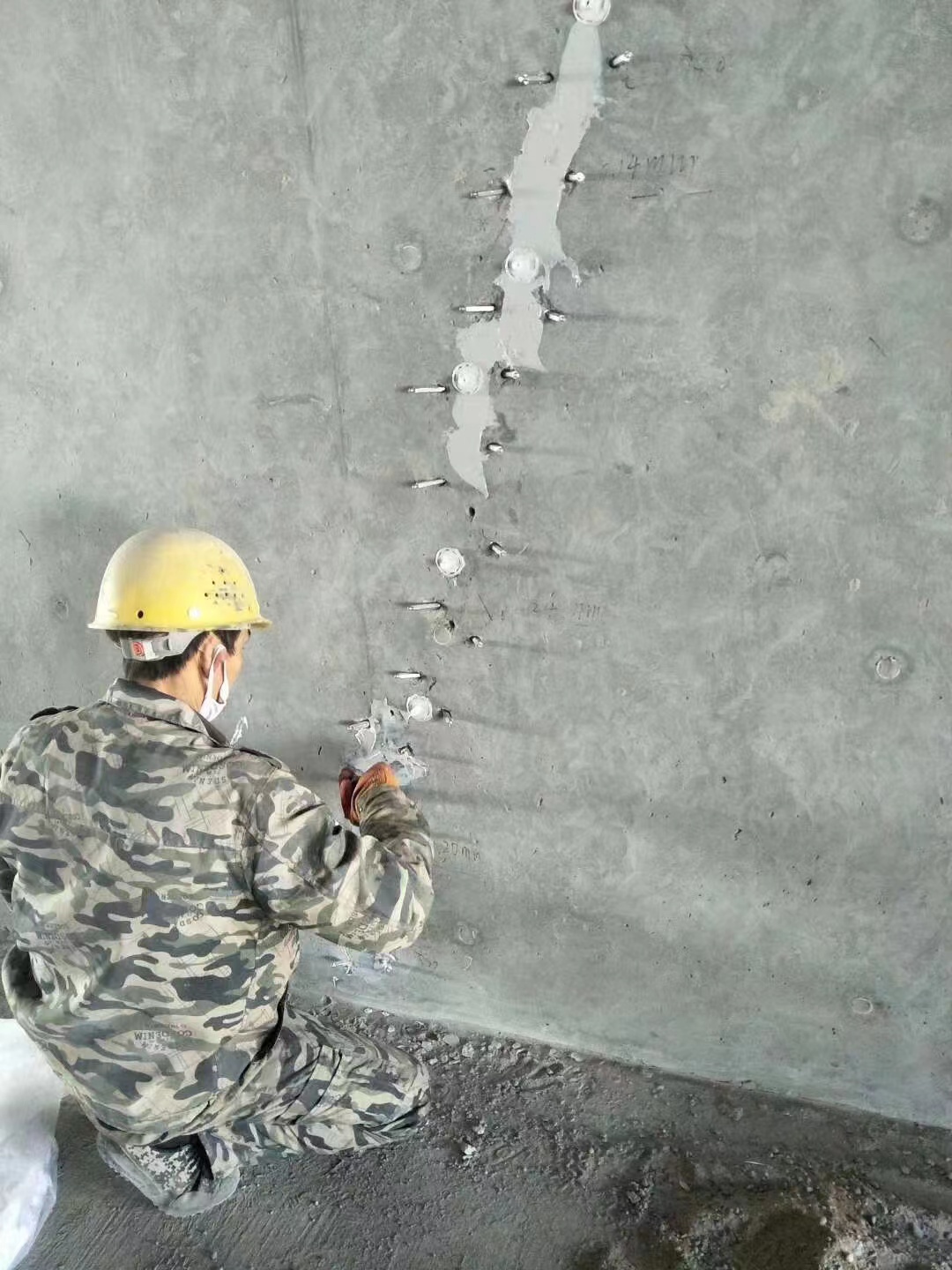 清徐混凝土楼板裂缝加固施工的方案